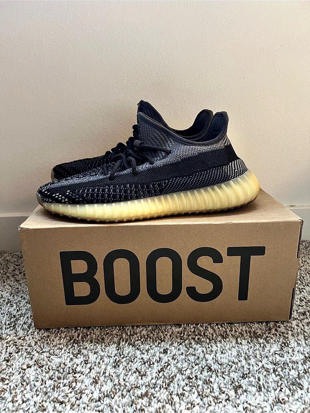 adidas Yeezy Boost 350 V2 Carbon Black & White US 8